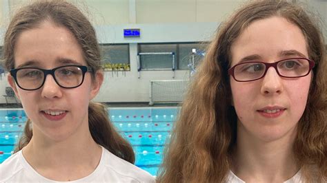 Eliza and Scarlett Humphrey: The blind identical twins .